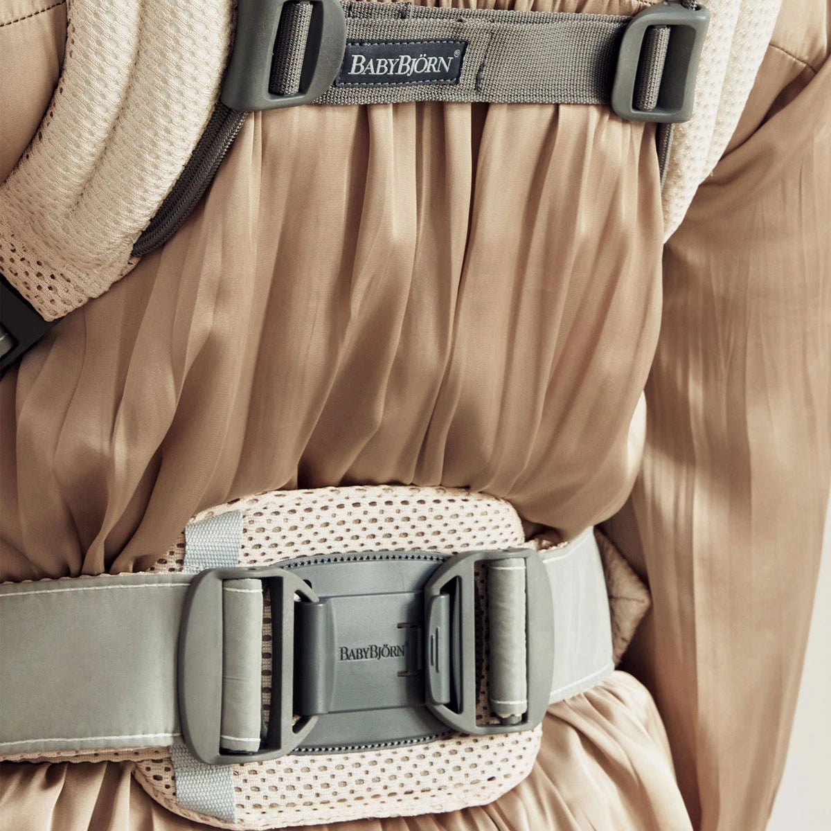 BABYBJÖRN Porte-bébé Harmony (maille 3D)