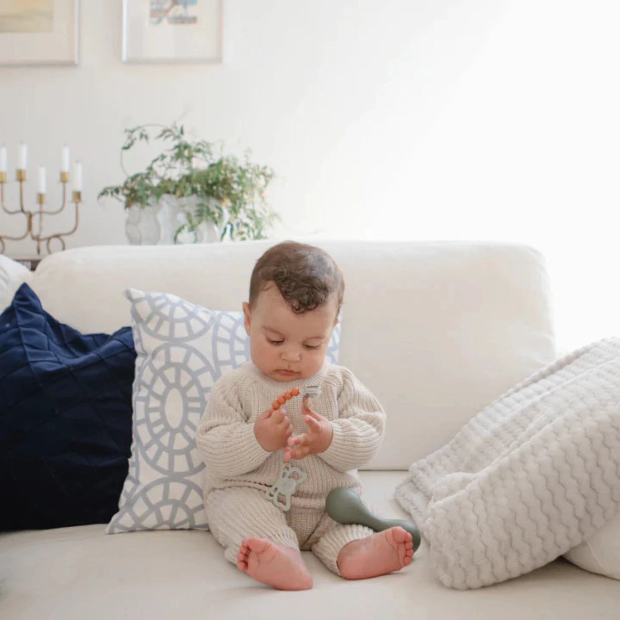 Sucette anatomique en silicone MUSHIE Frigg Butterfly pour bébé