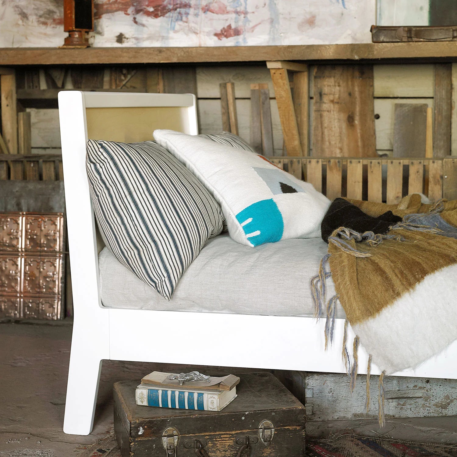 OEUF Sparrow Twin Bed - White/Birch