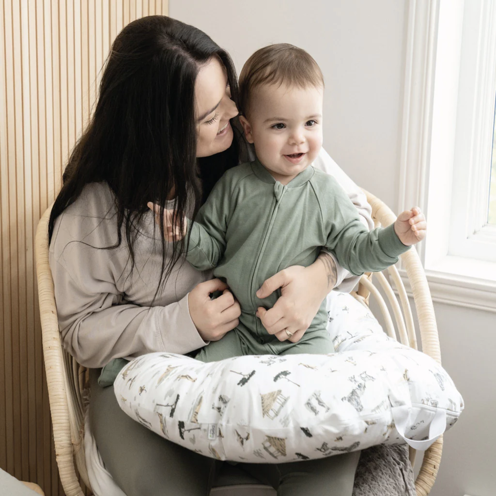 PERLIMPINPIN Nursing Pillow - Safari