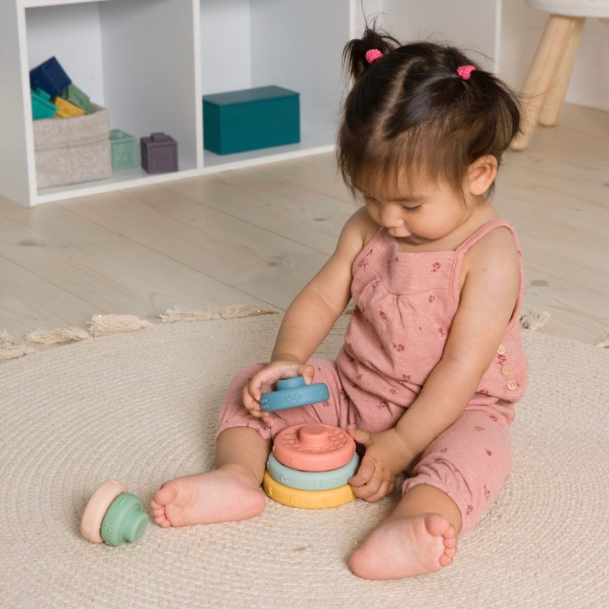 BABY TO LOVE Empiler et apprendre les anneaux