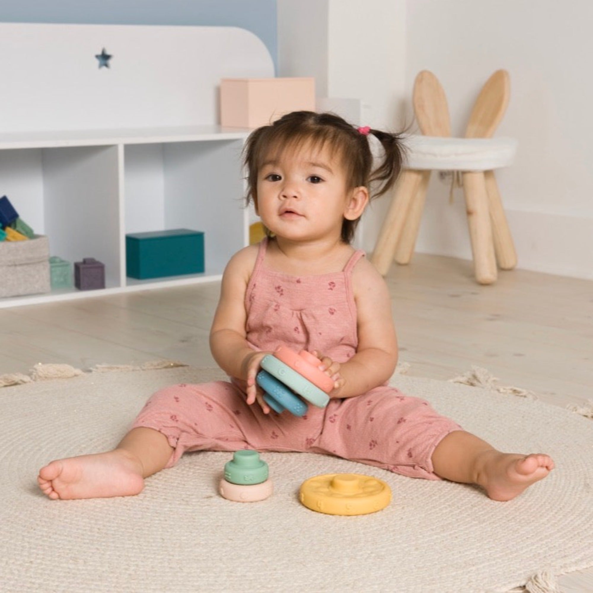 BABY TO LOVE Empiler et apprendre les anneaux