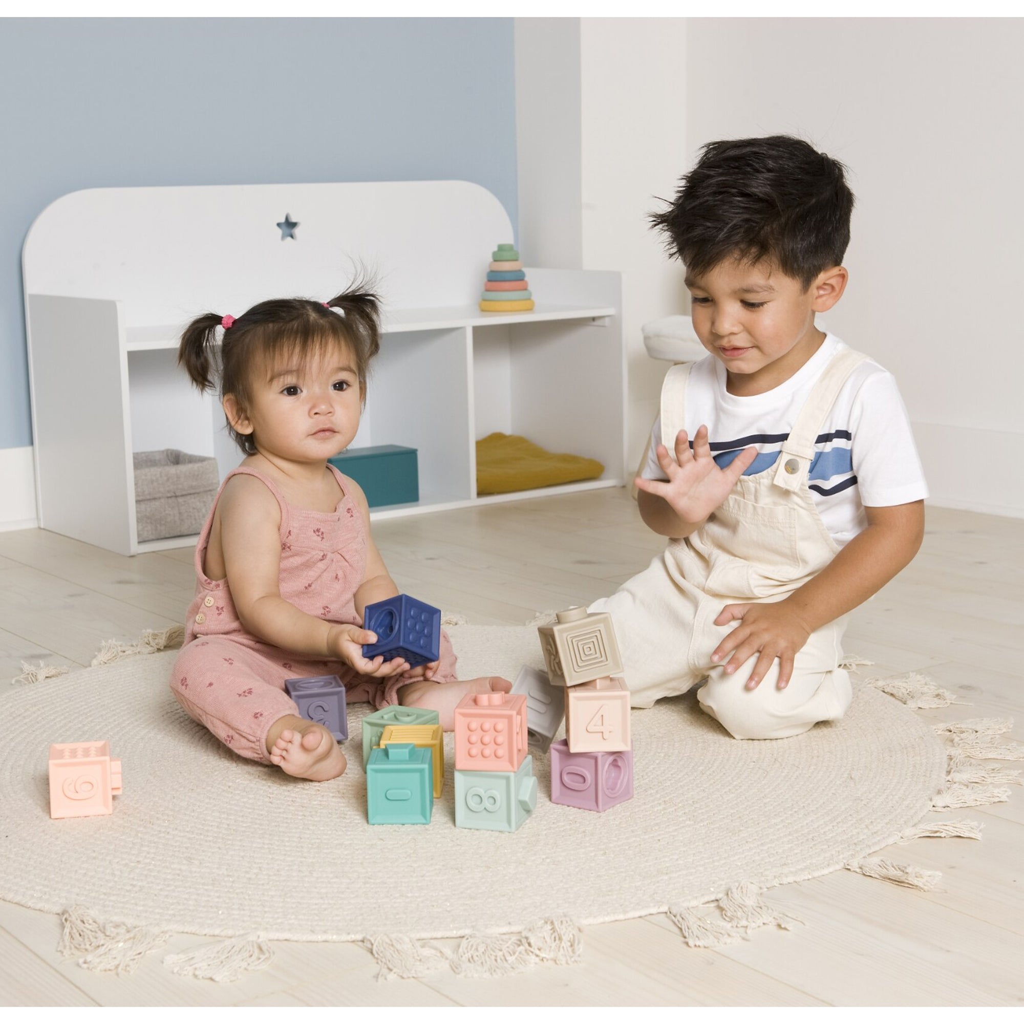 BABY TO LOVE Baby Discovery Sensory Learning Cubes (12 Pieces)