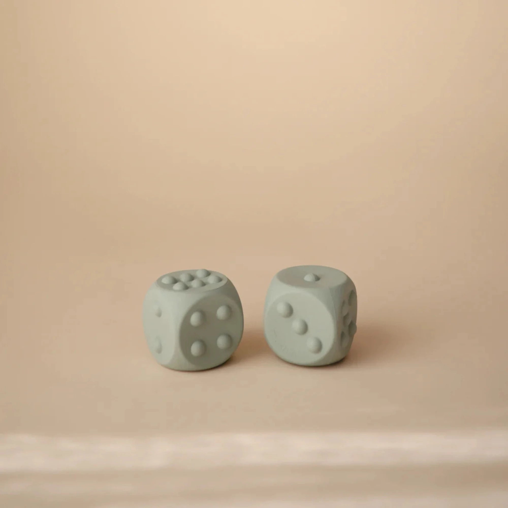 MUSHIE Dice Press Toy 2-Pack