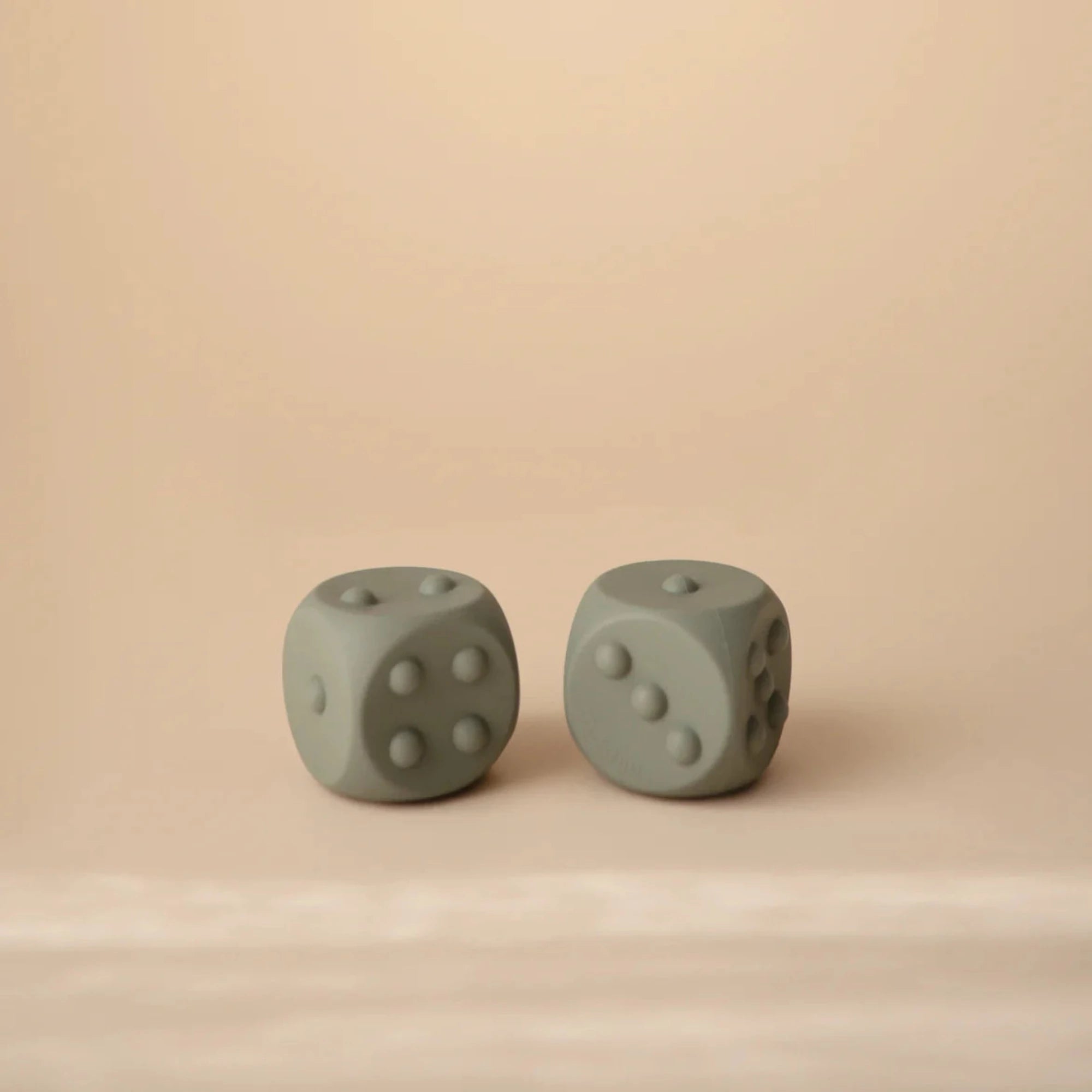 MUSHIE Dice Press Toy 2-Pack
