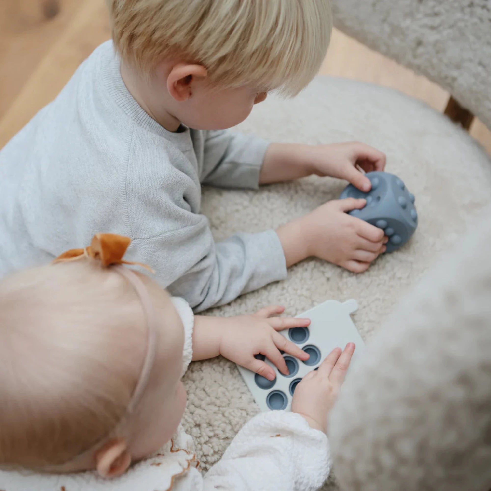 MUSHIE Dice Press Toy 2-Pack