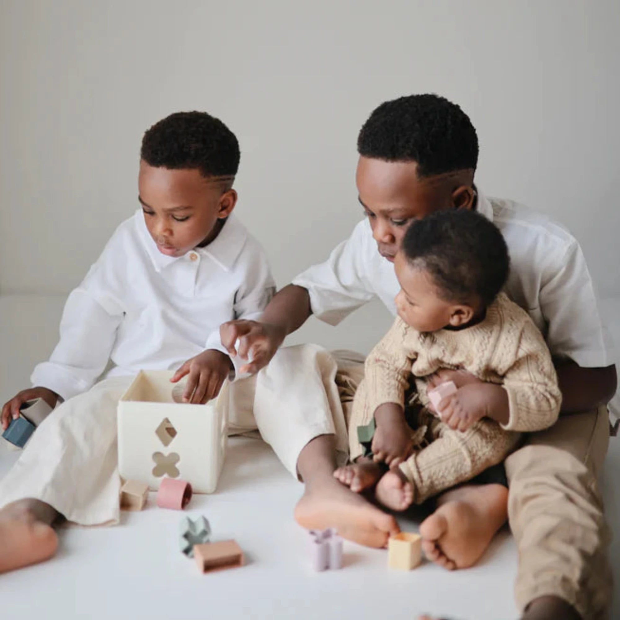 MUSHIE Shape Sorting Box