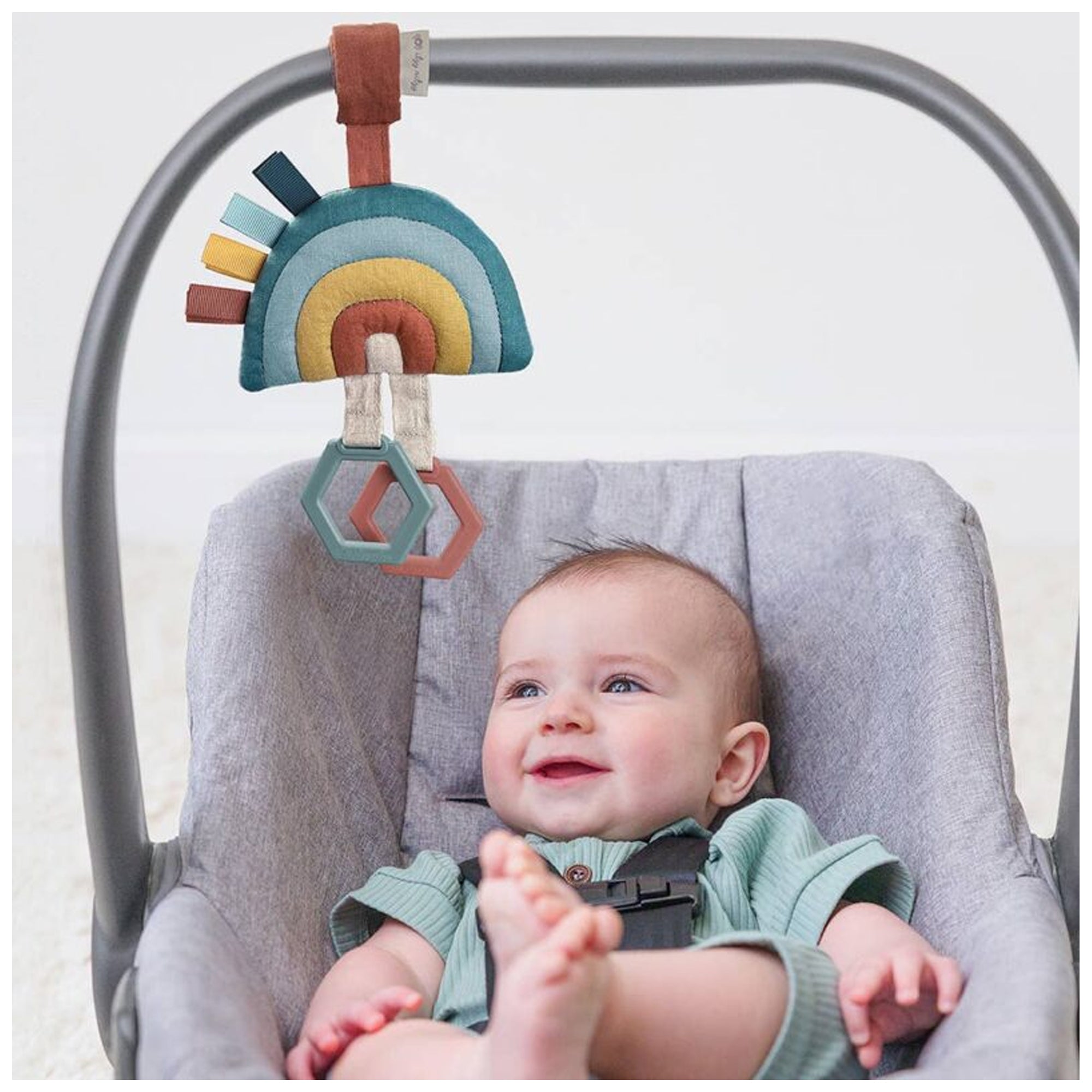 ITZY RITZY Bitzy Bespoke Ritzy Jingle Jouet de voyage attachable - Arc-en-ciel