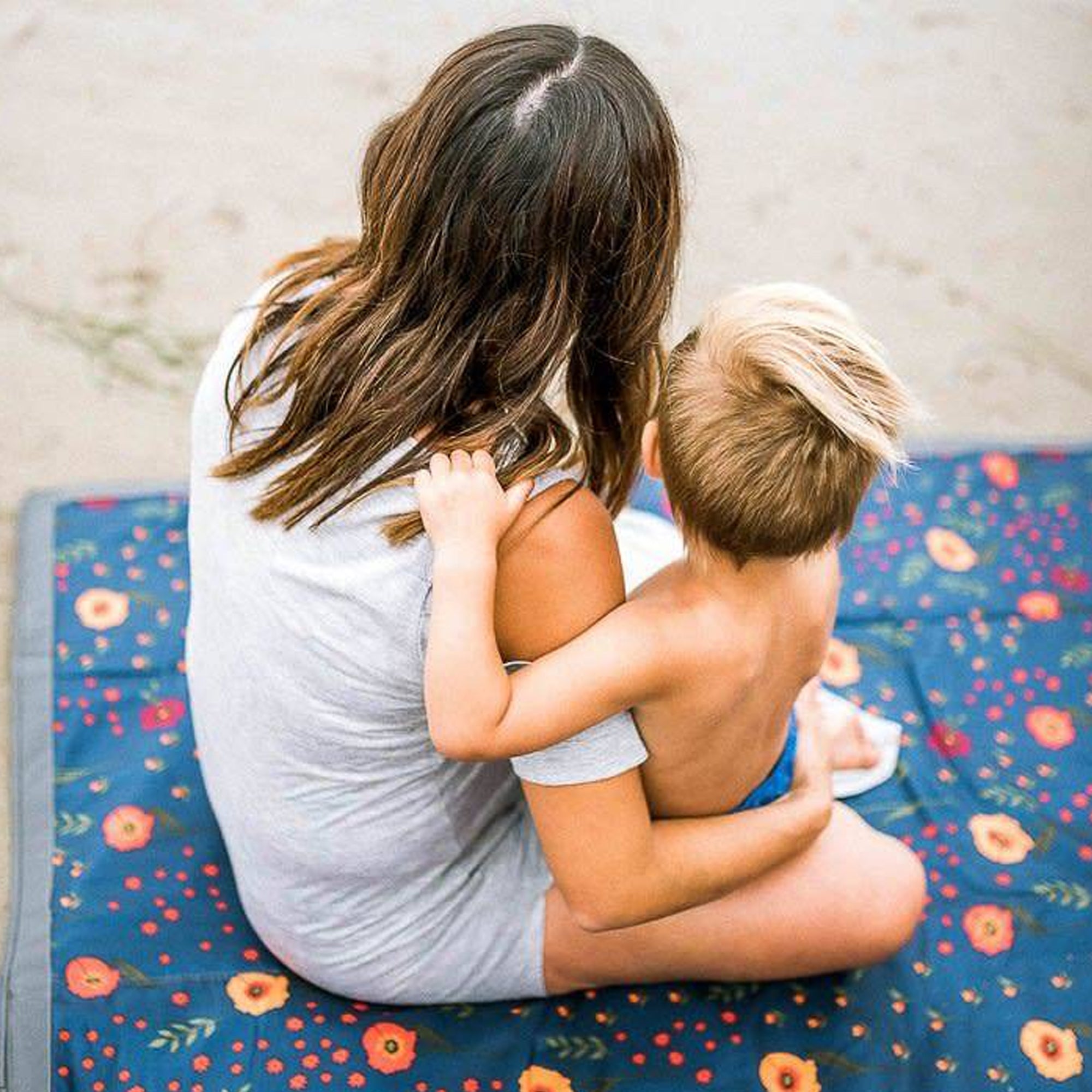 LITTLE UNICORN 5x5 Outdoor Blanket - Midnight Poppy