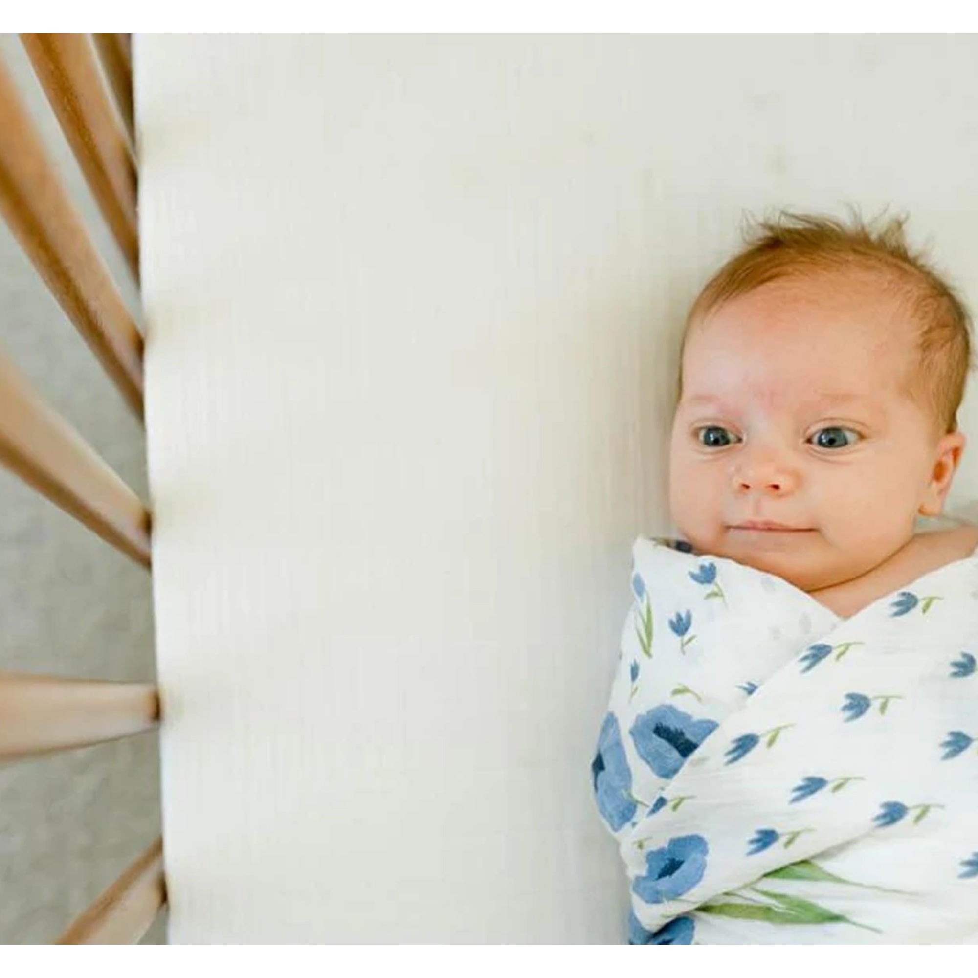 LITTLE UNICORN Cotton Muslin Crib Sheet 1