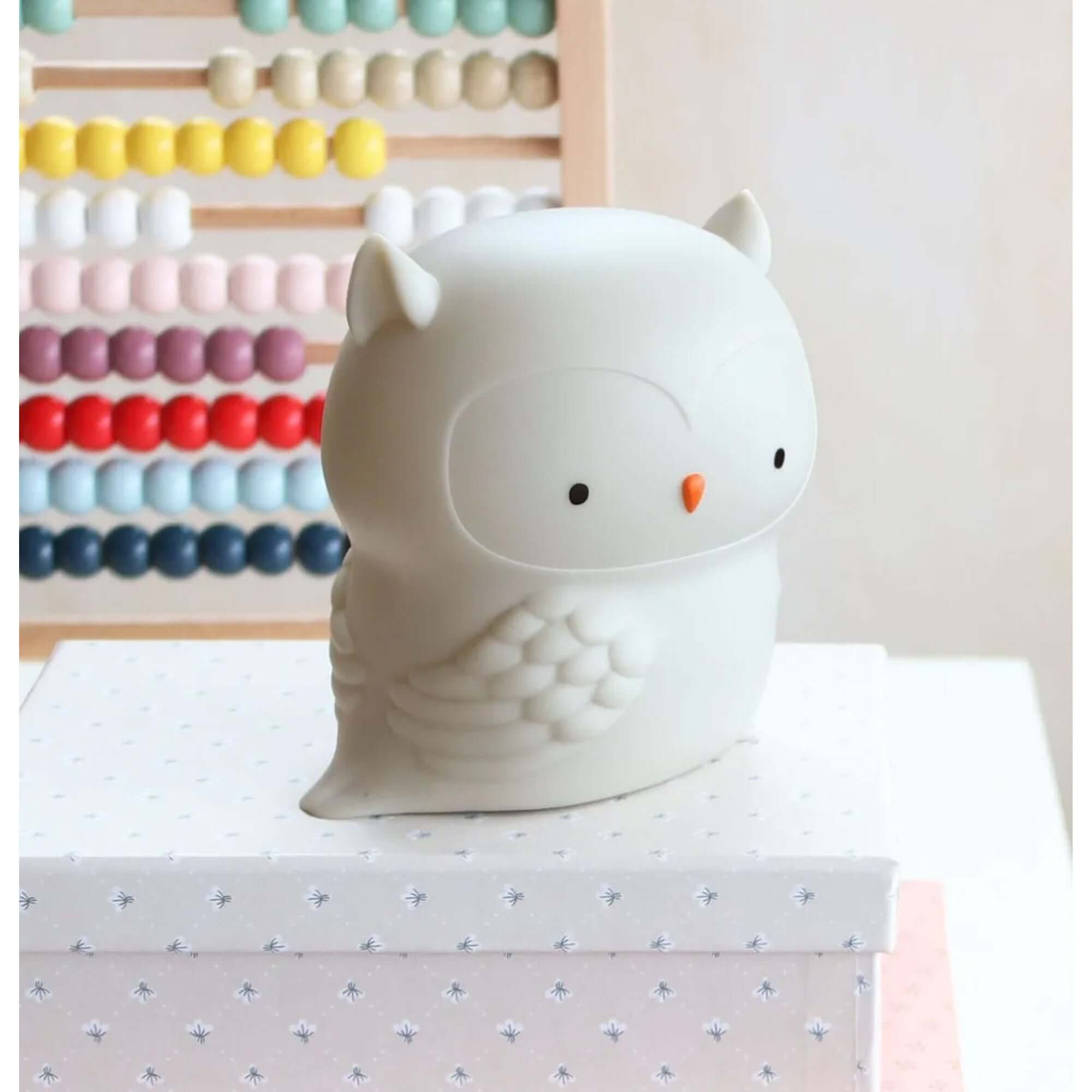 A LITTLE LOVELY COMPANY  Little Light - Owl