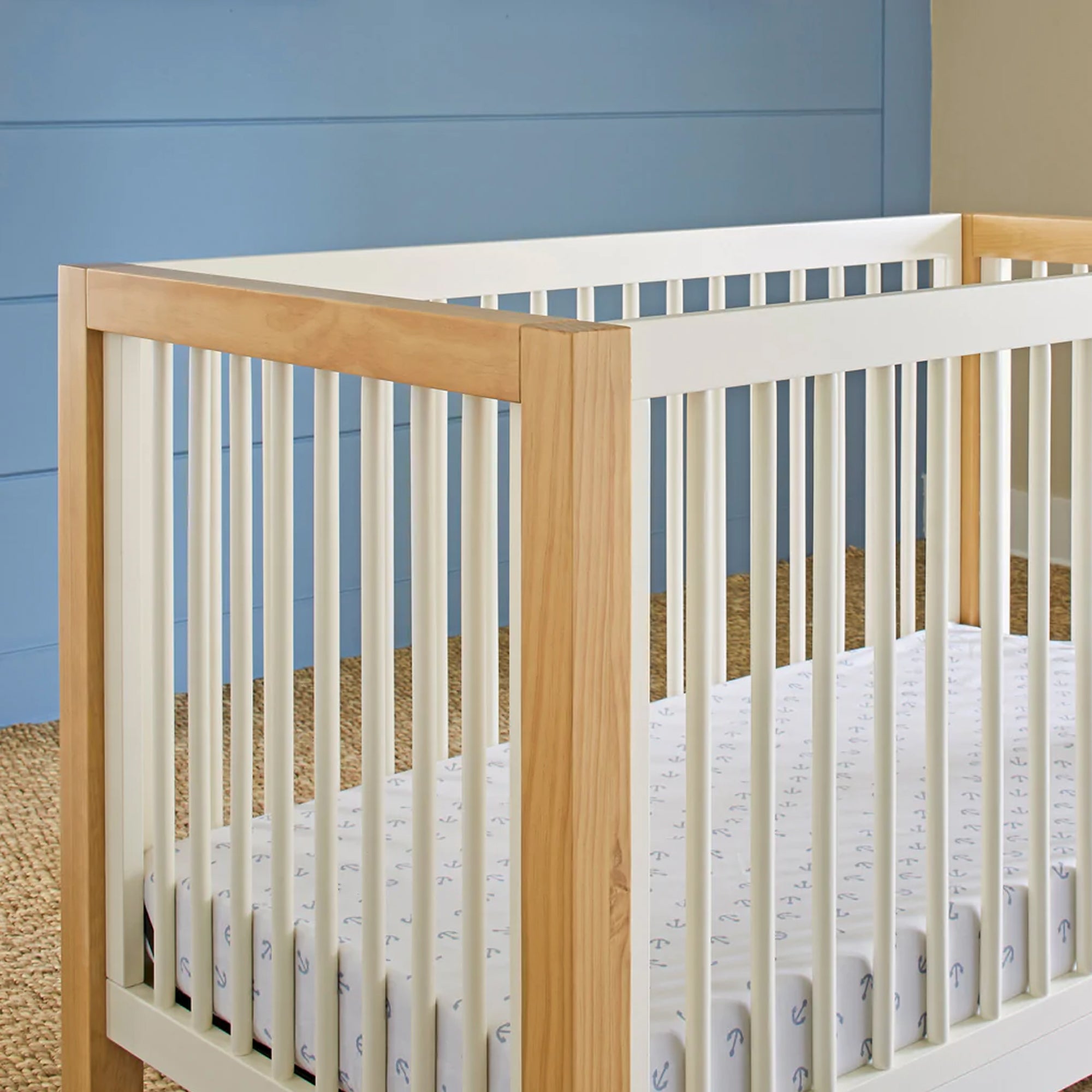 Lit bébé convertible 3 en 1 NAMESAKE Nantucket avec kit de conversion pour lit d'enfant