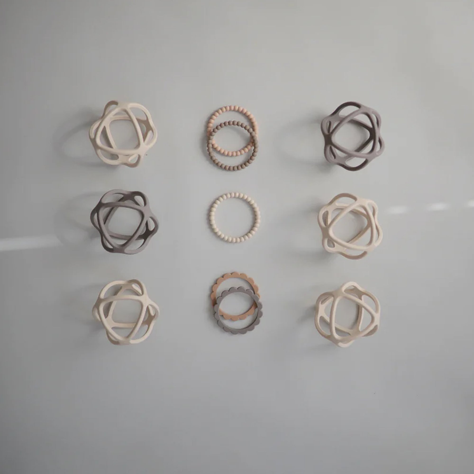 MUSHIE Ball Teether - Dove Grey