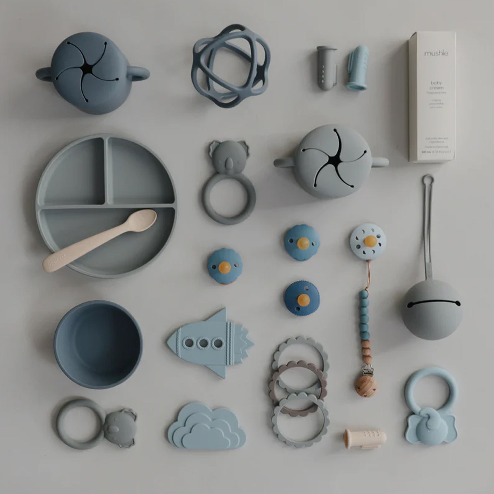 MUSHIE Ball Teether - Dove Grey