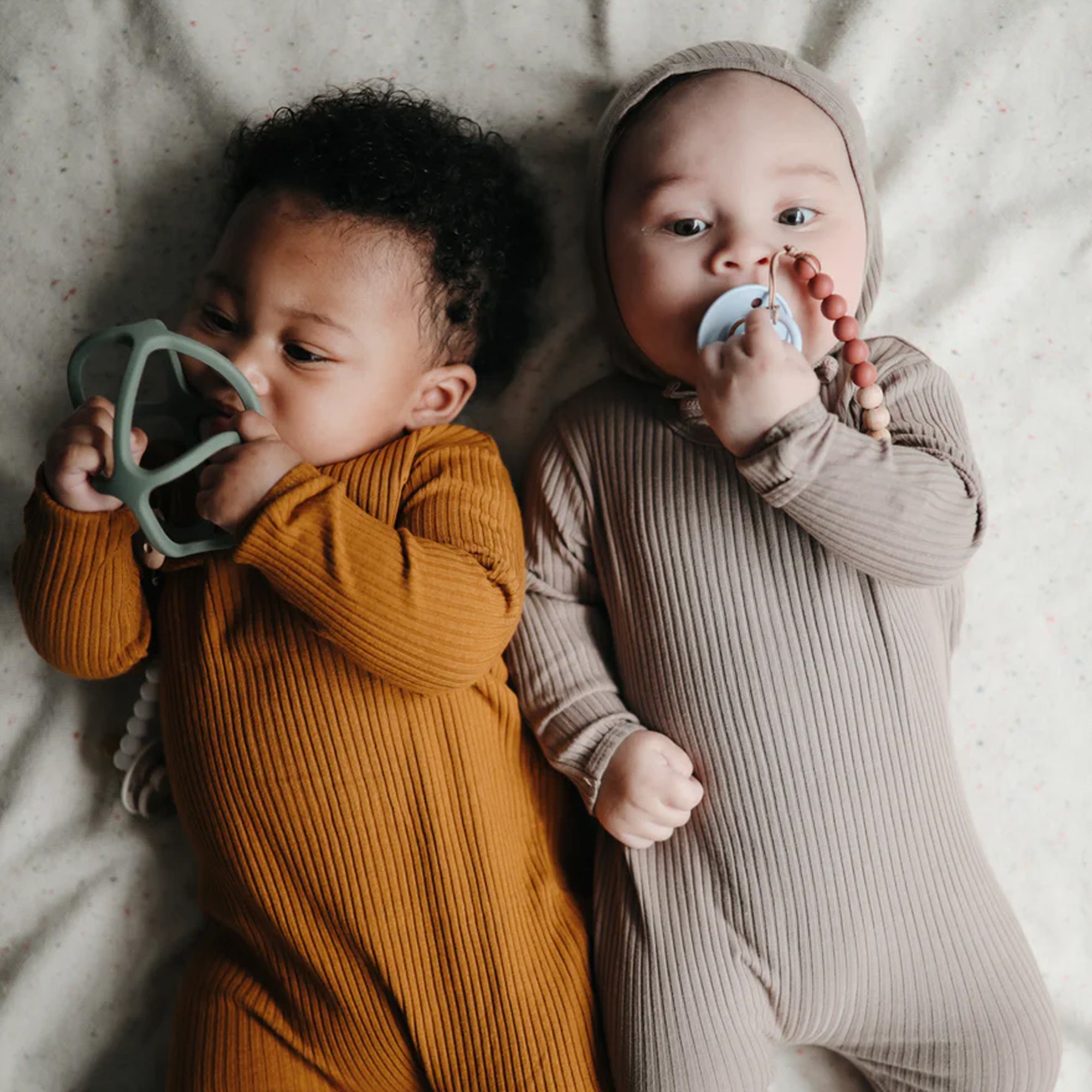 Anneau de dentition MUSHIE Ball - Thym séché