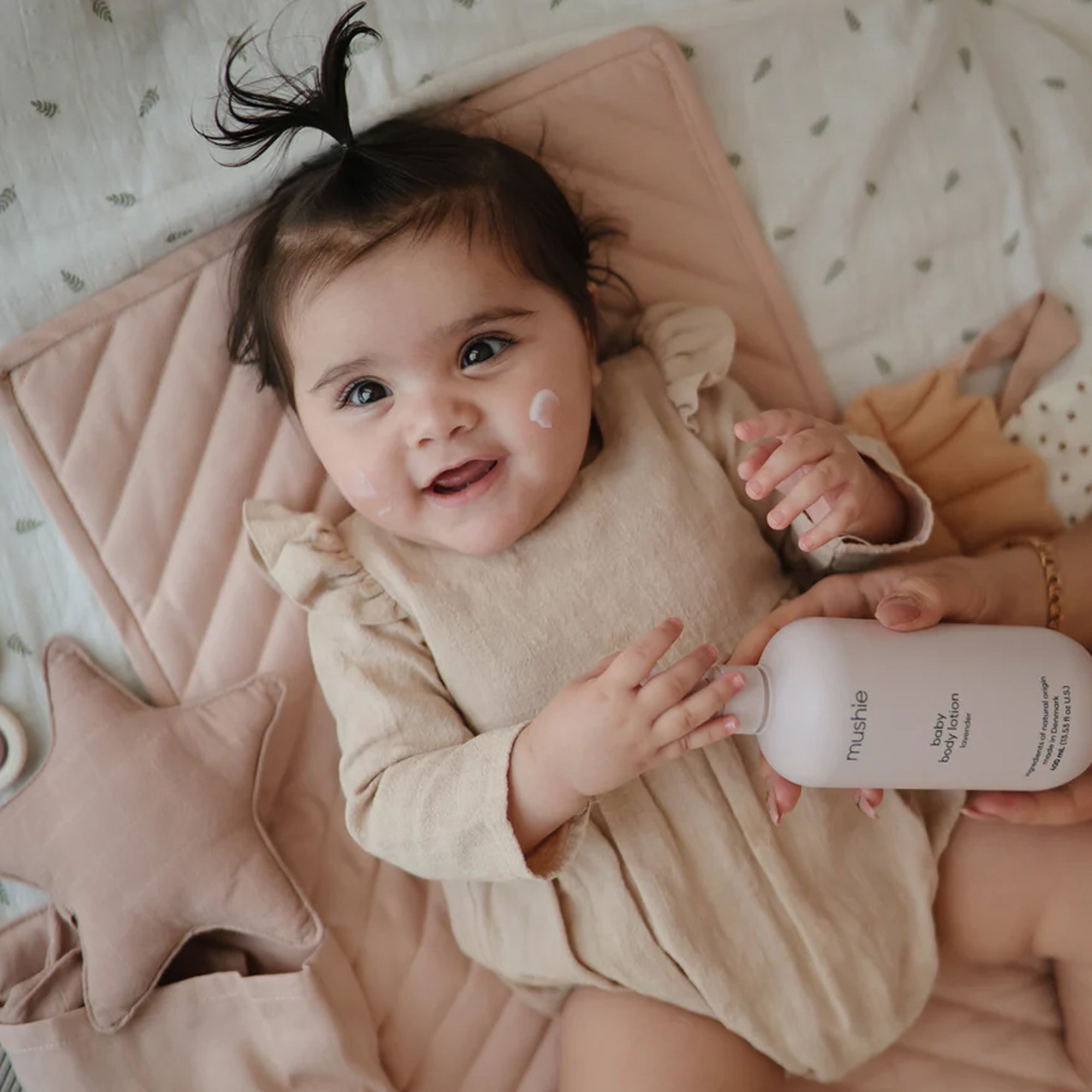Matelas à langer portable MUSHIE - Blush