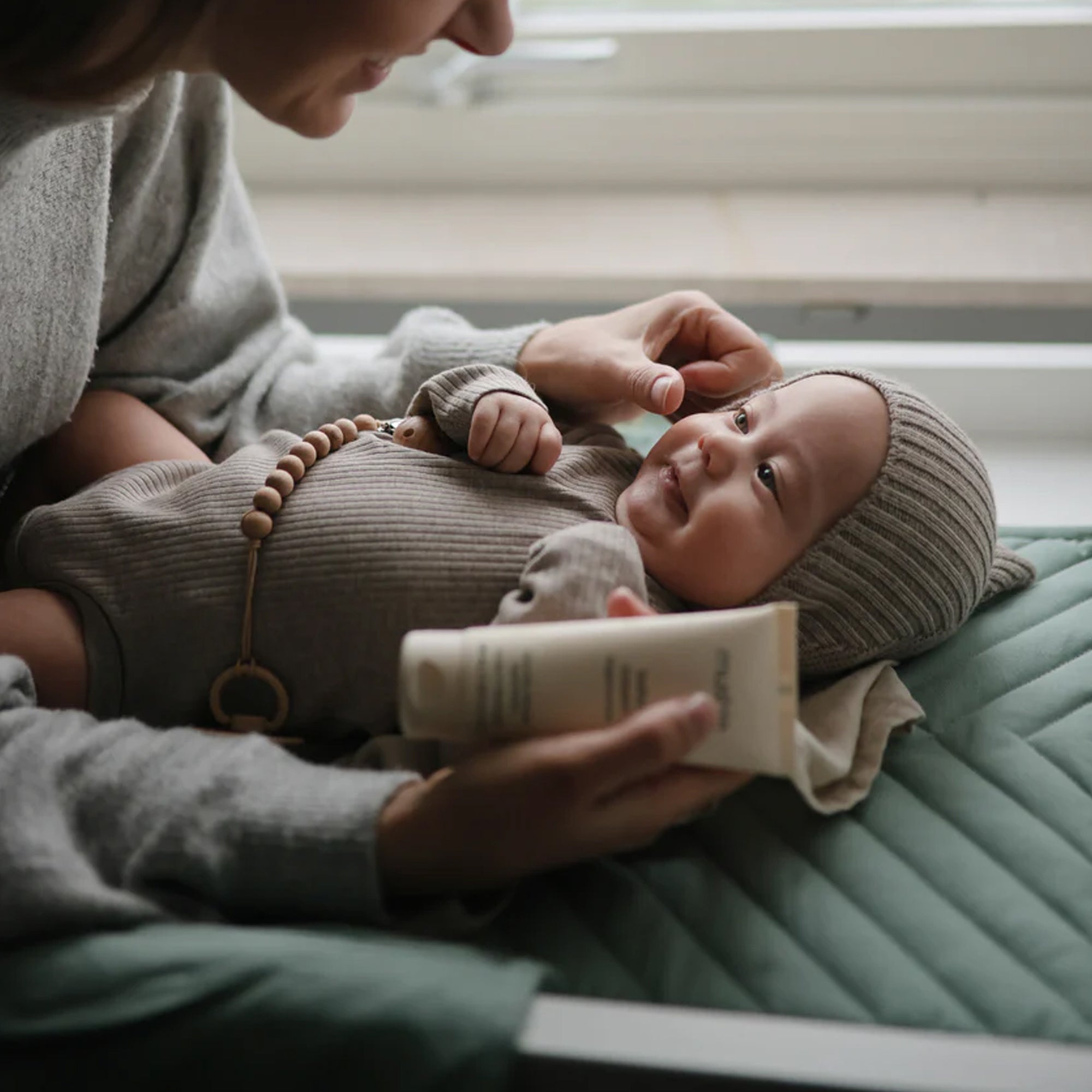 MUSHIE Portable Changing Pad - Roman Green