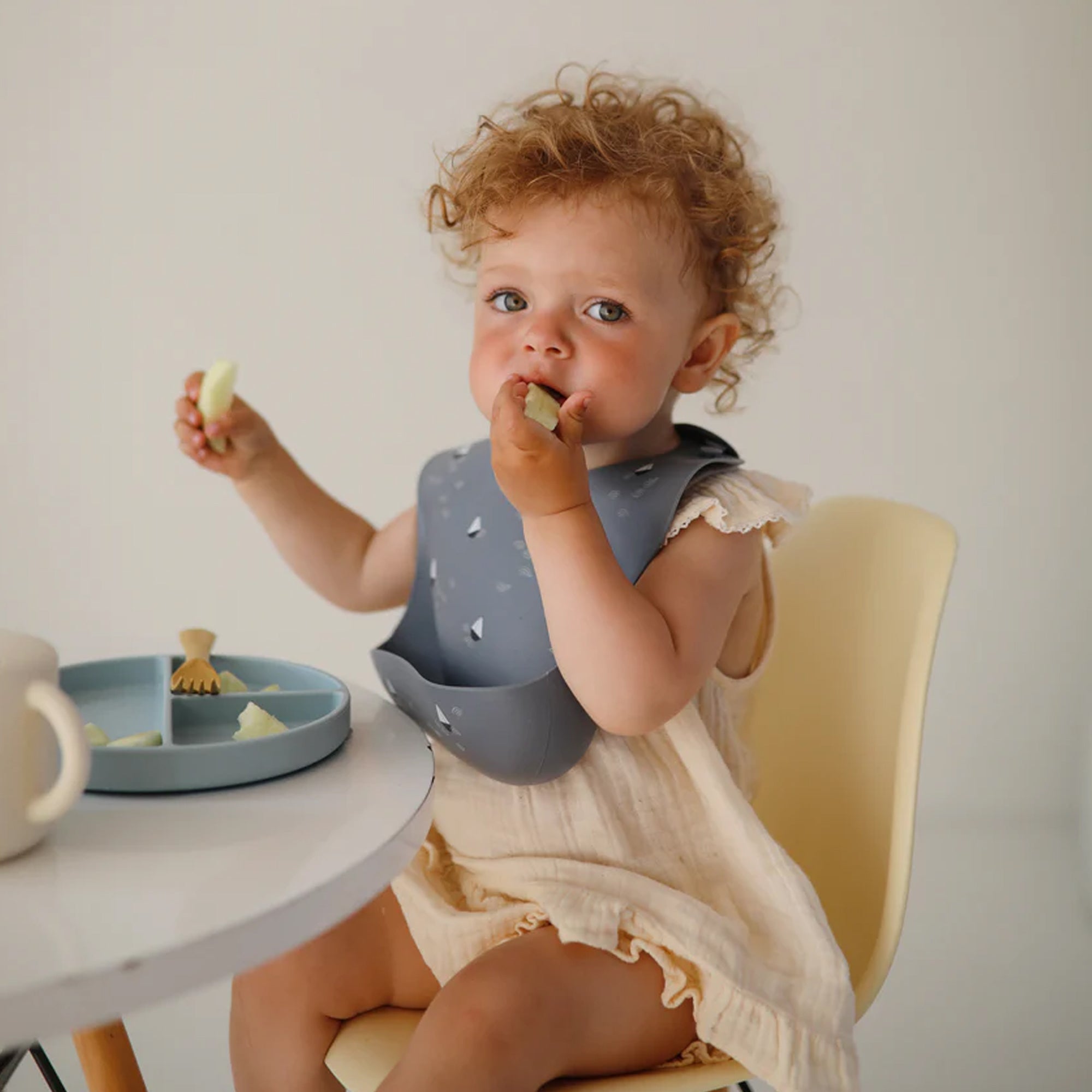 MUSHIE Silicone Baby Bib - Boats