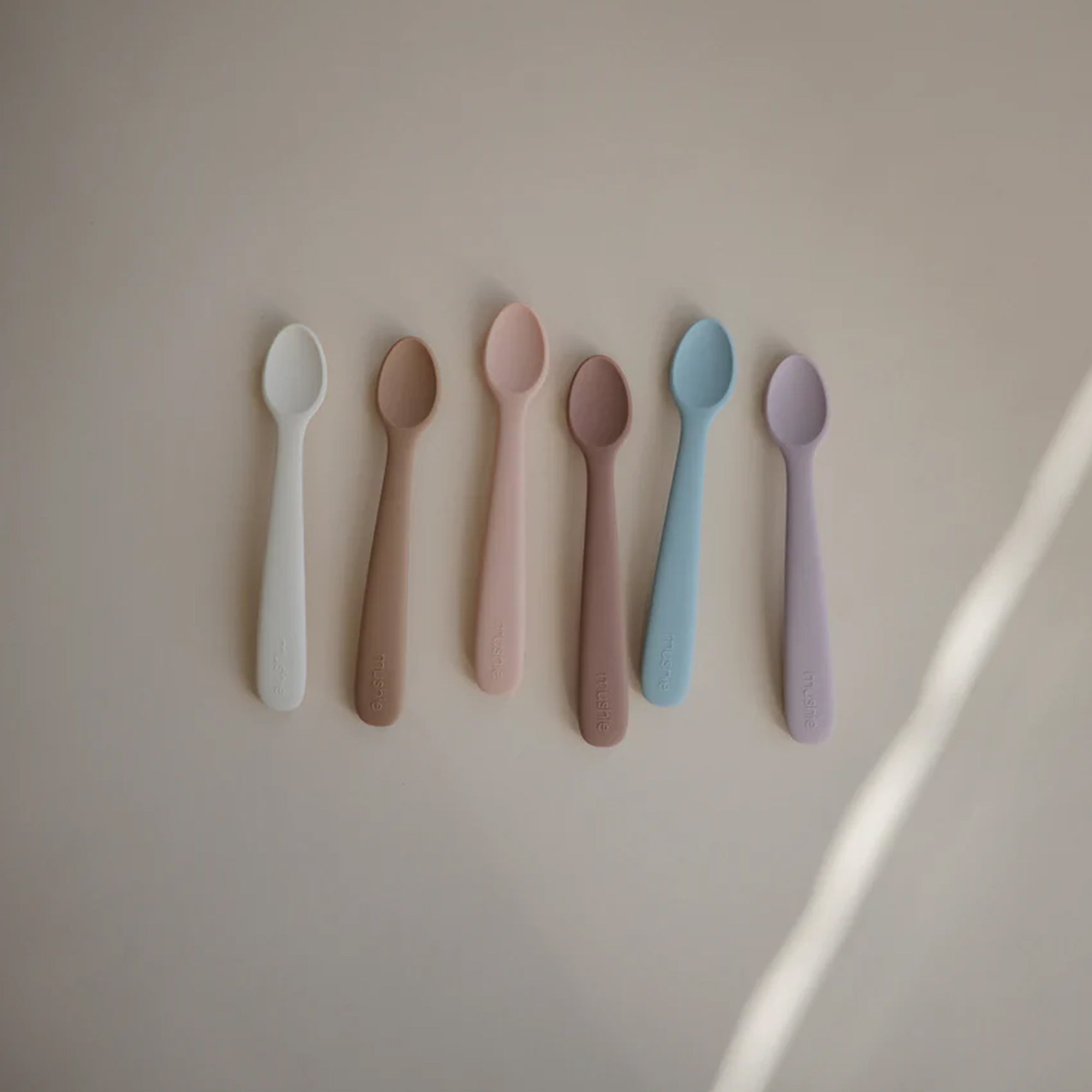 MUSHIE Silicone Feeding Spoons (2-Pack) - Stone/Cloudy Mauve