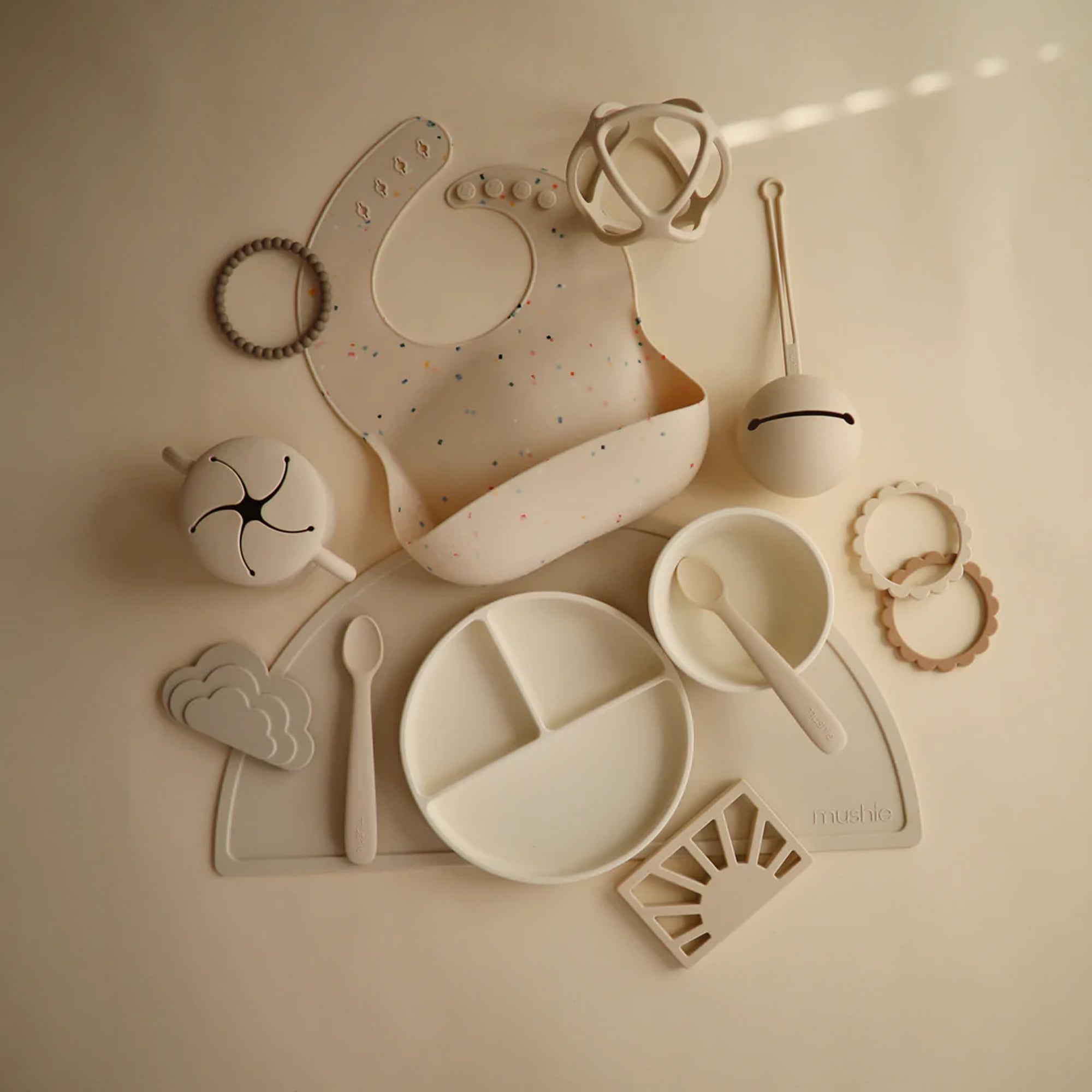 MUSHIE Silicone Snack Cup - Ivory