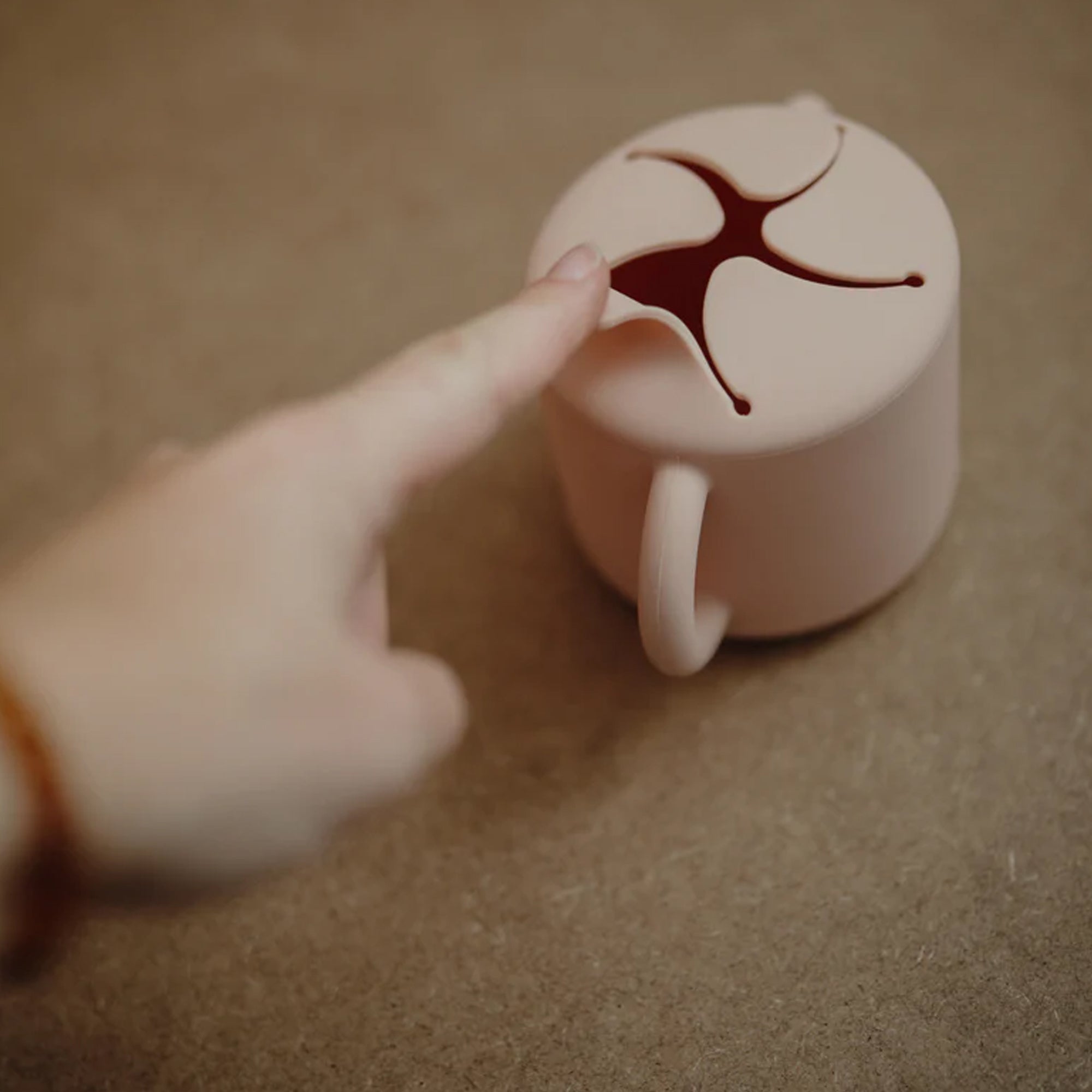 MUSHIE Silicone Snack Cup - Blush