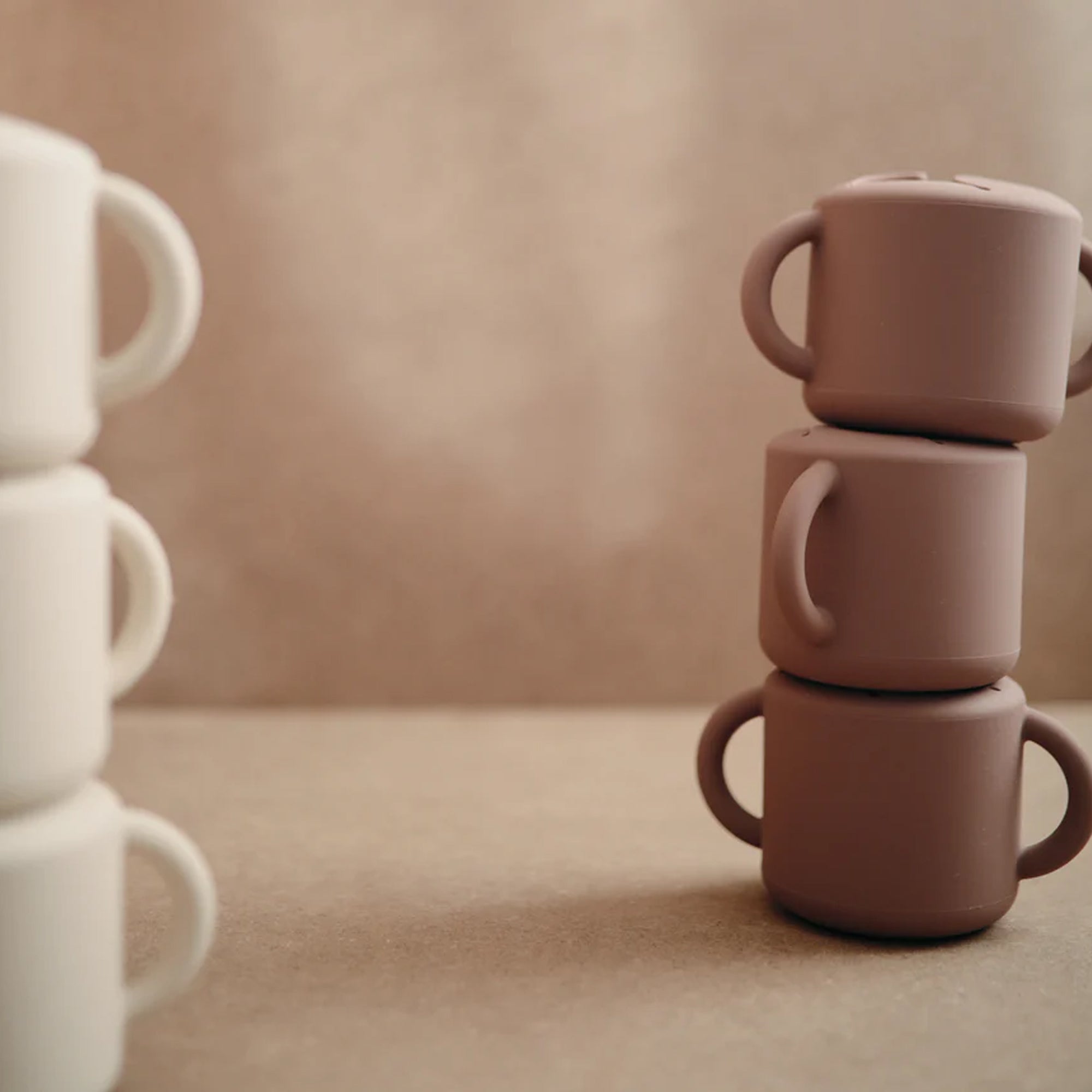 Gobelet en silicone MUSHIE - Mauve nuageux