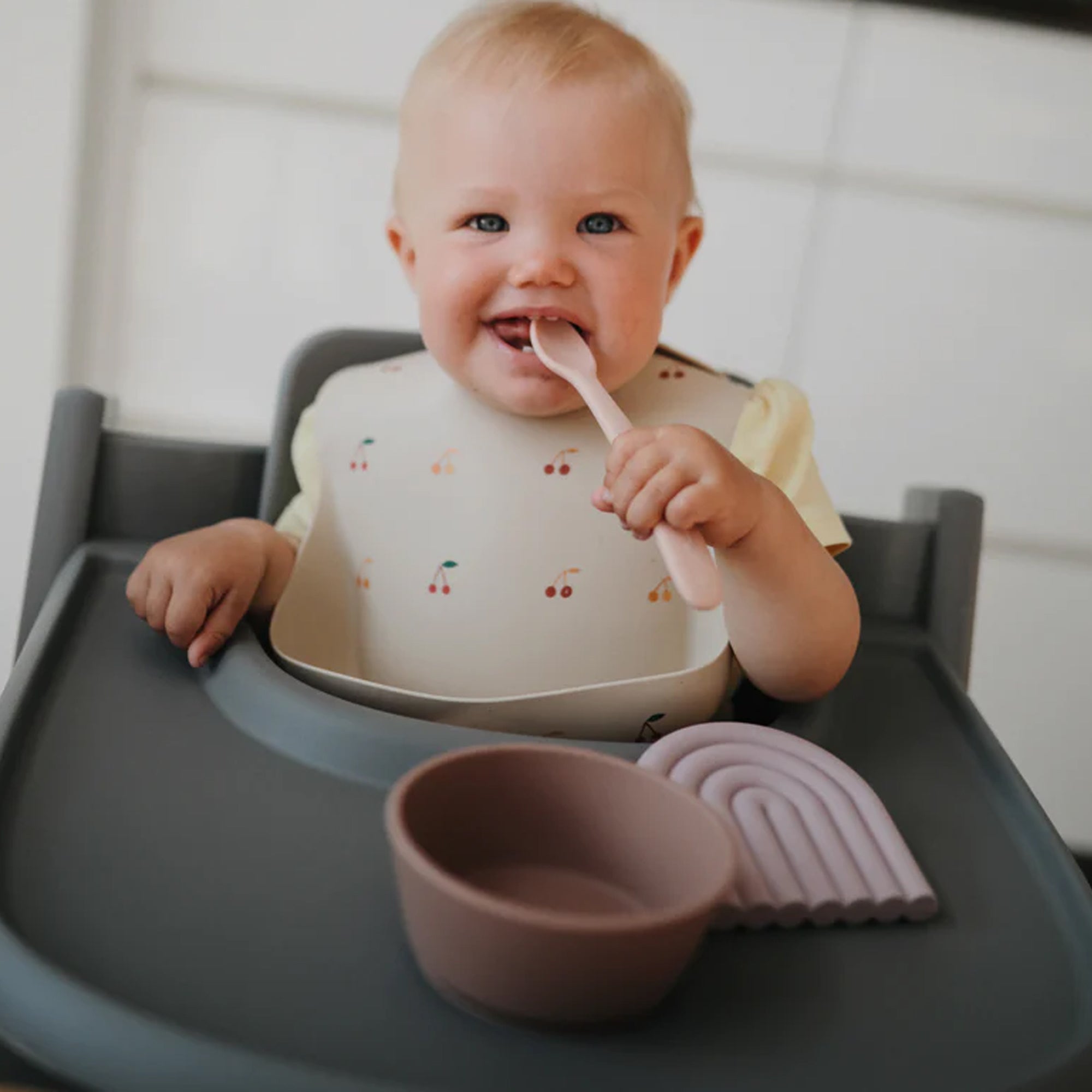 Bol à Ventouse en Silicone MUSHIE - Mauve Nuageux