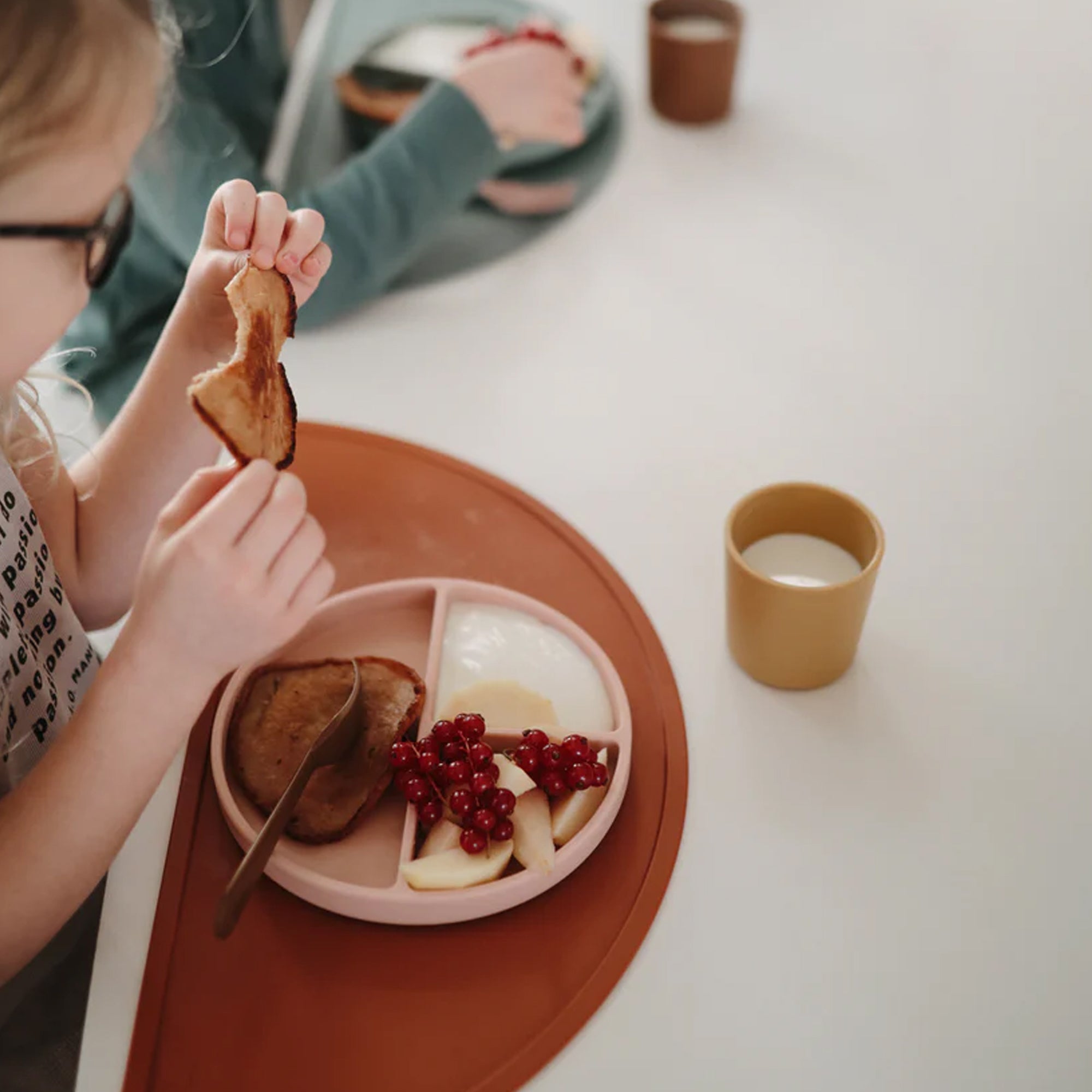 MUSHIE Silicone Suction Plate - Blush