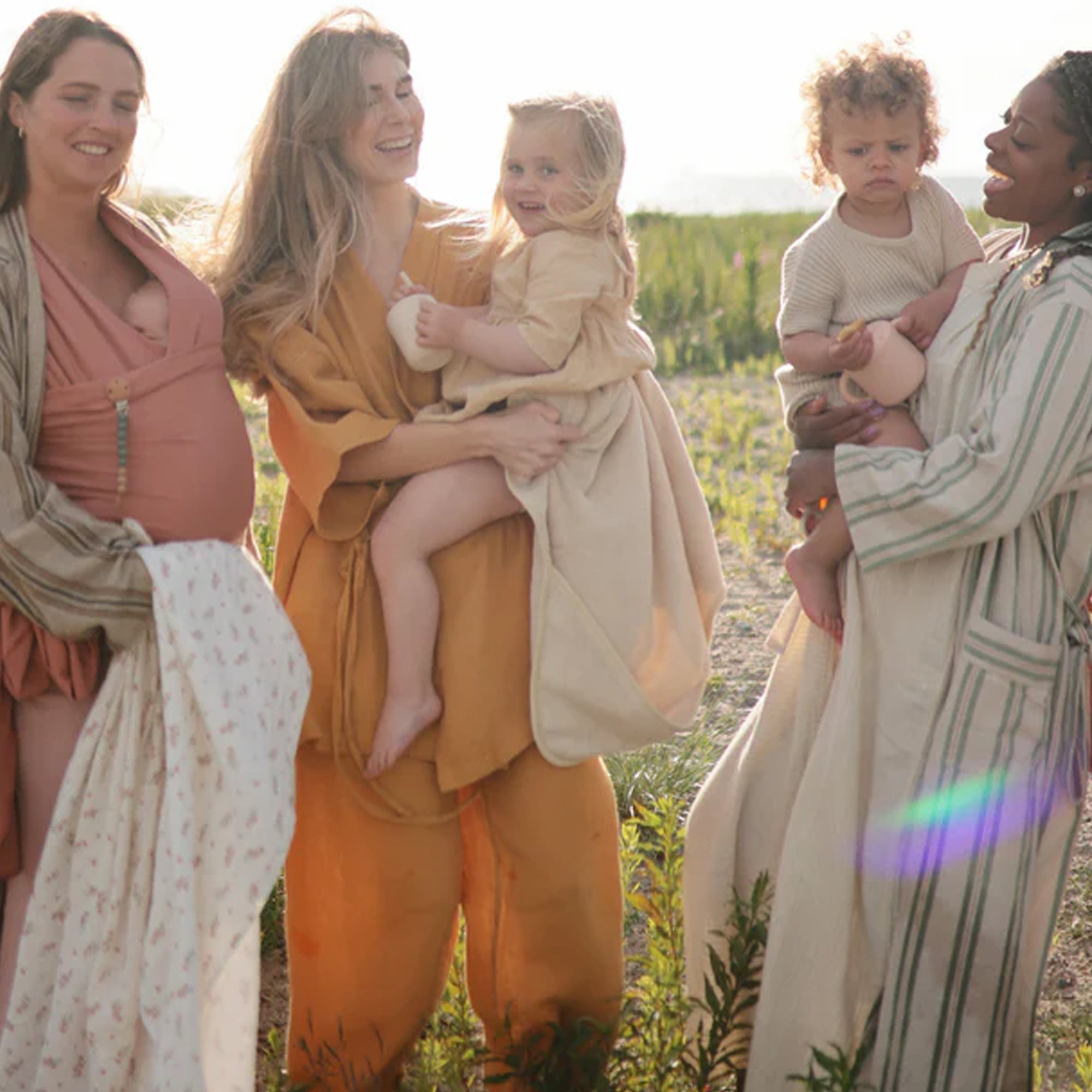 MUSHIE Silicone Training Cup + Straw - Sand