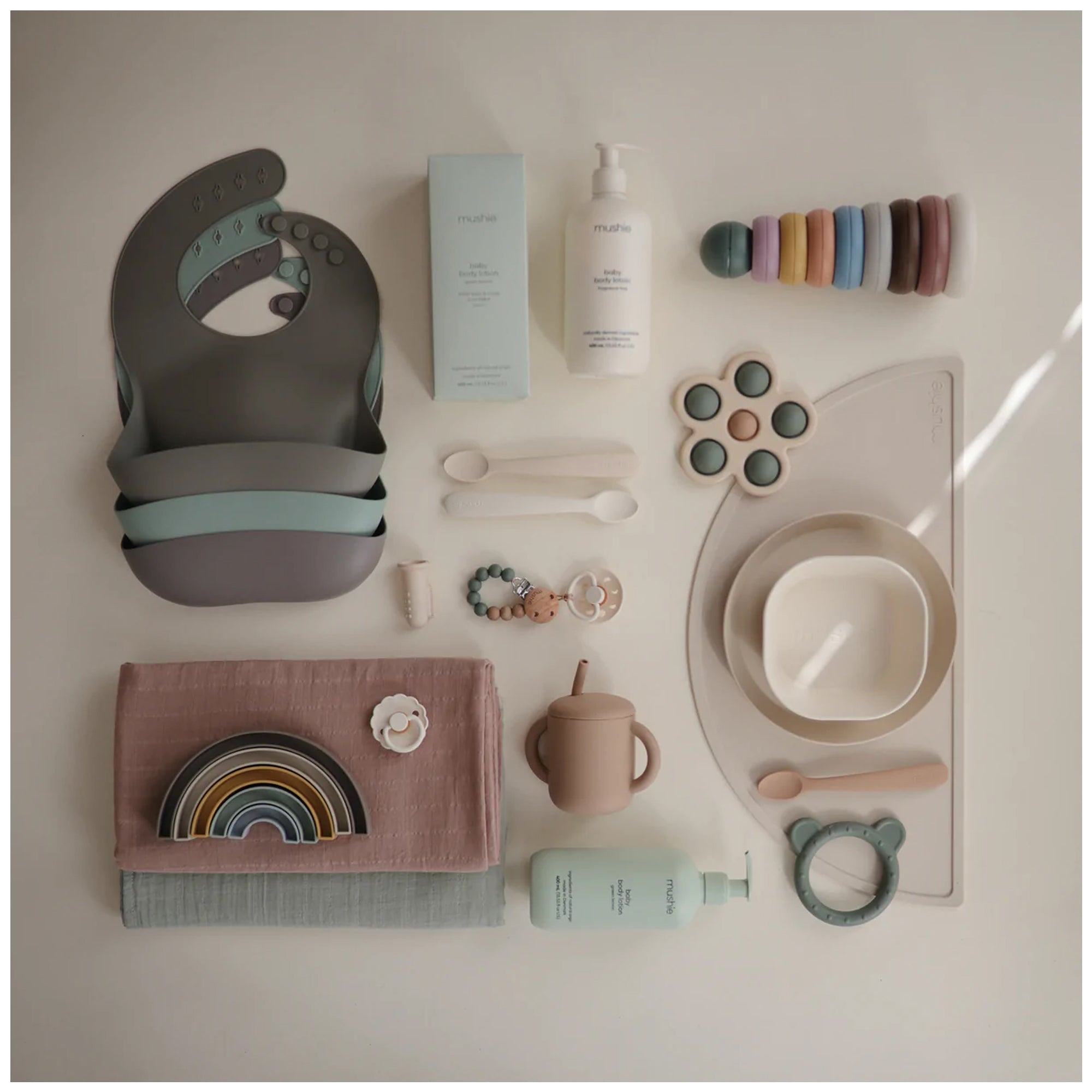 MUSHIE Stacking Rings Toy - Rustic