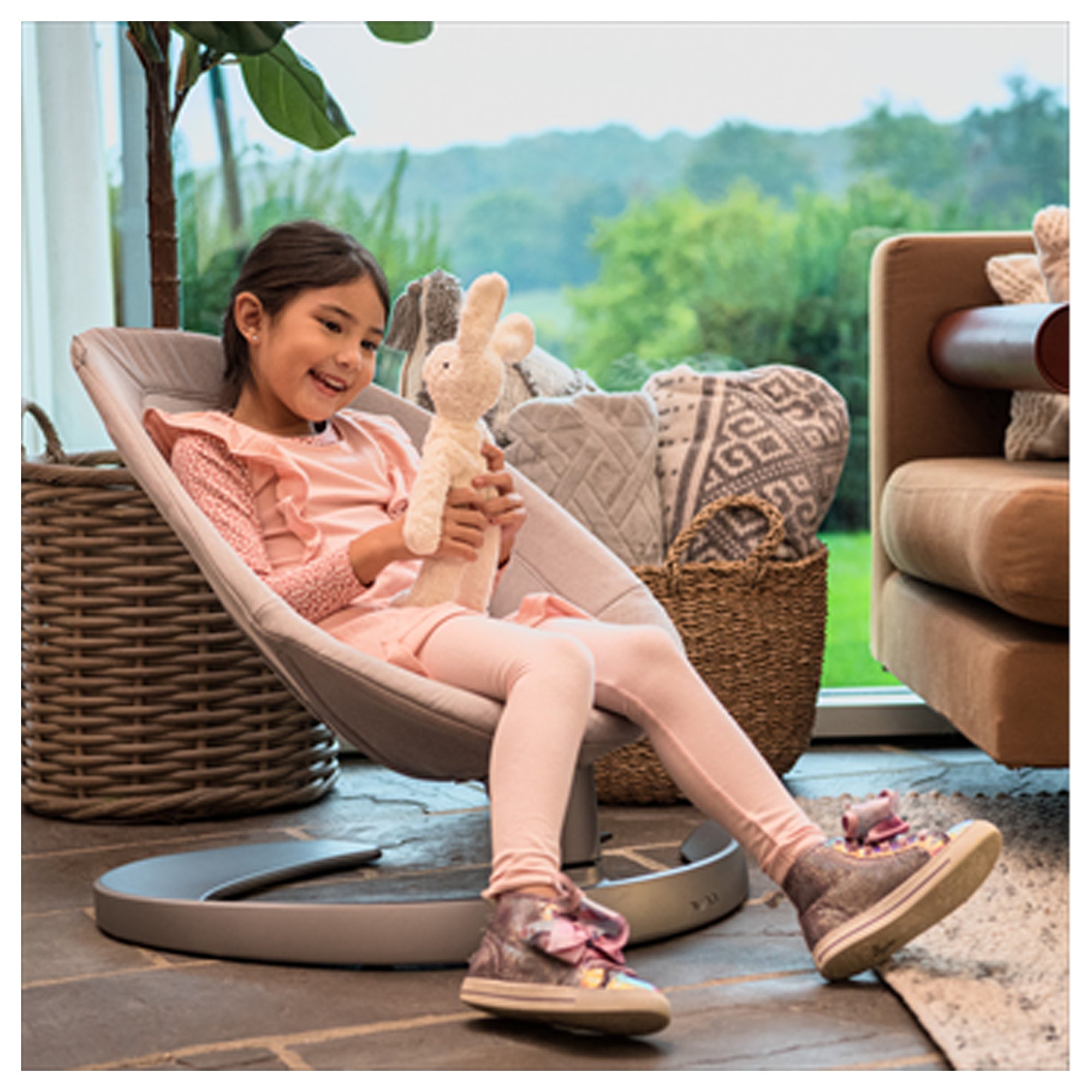 NUNA Leaf Grow Swing With Toy Bar