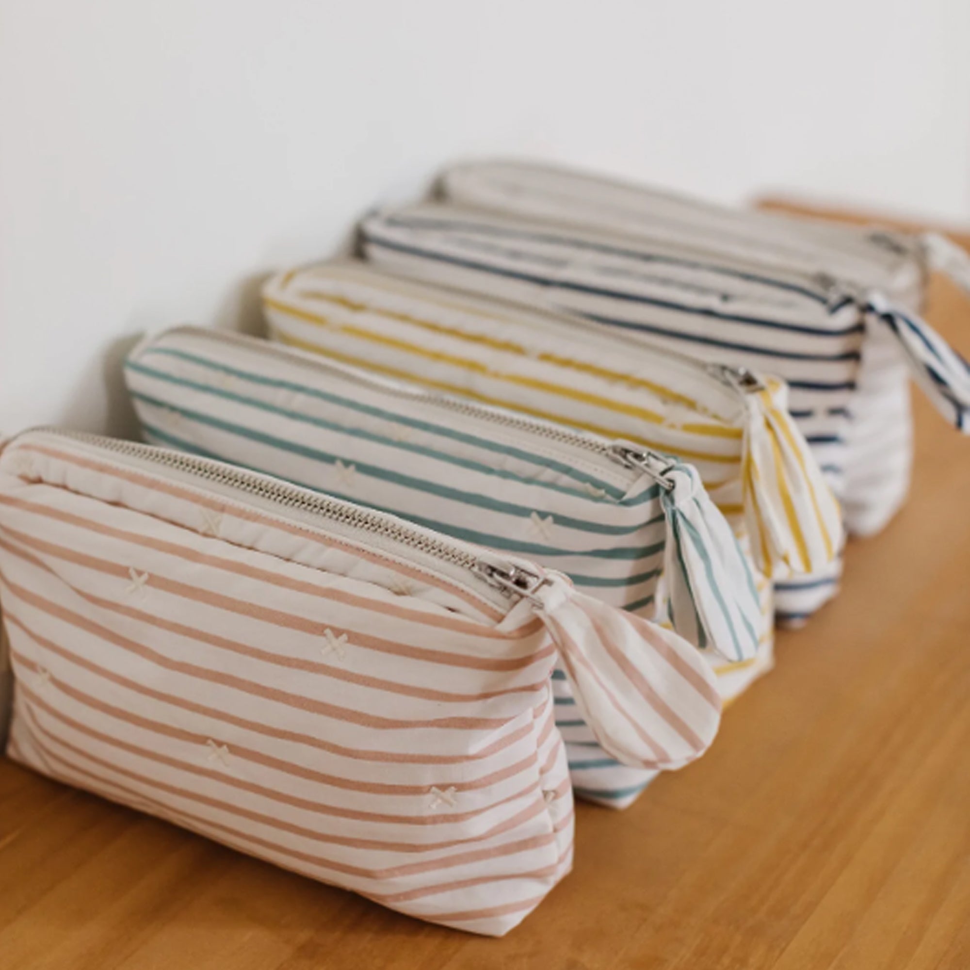 Mini pochette portable à rayures PEHR pour les déplacements