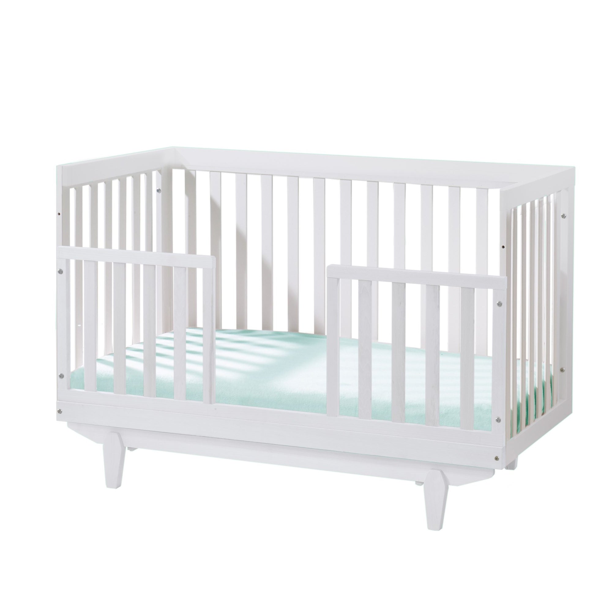 TULIP Tate Classic Crib and 3 Drawer Dresser XL (The Dresser sold with a set only)