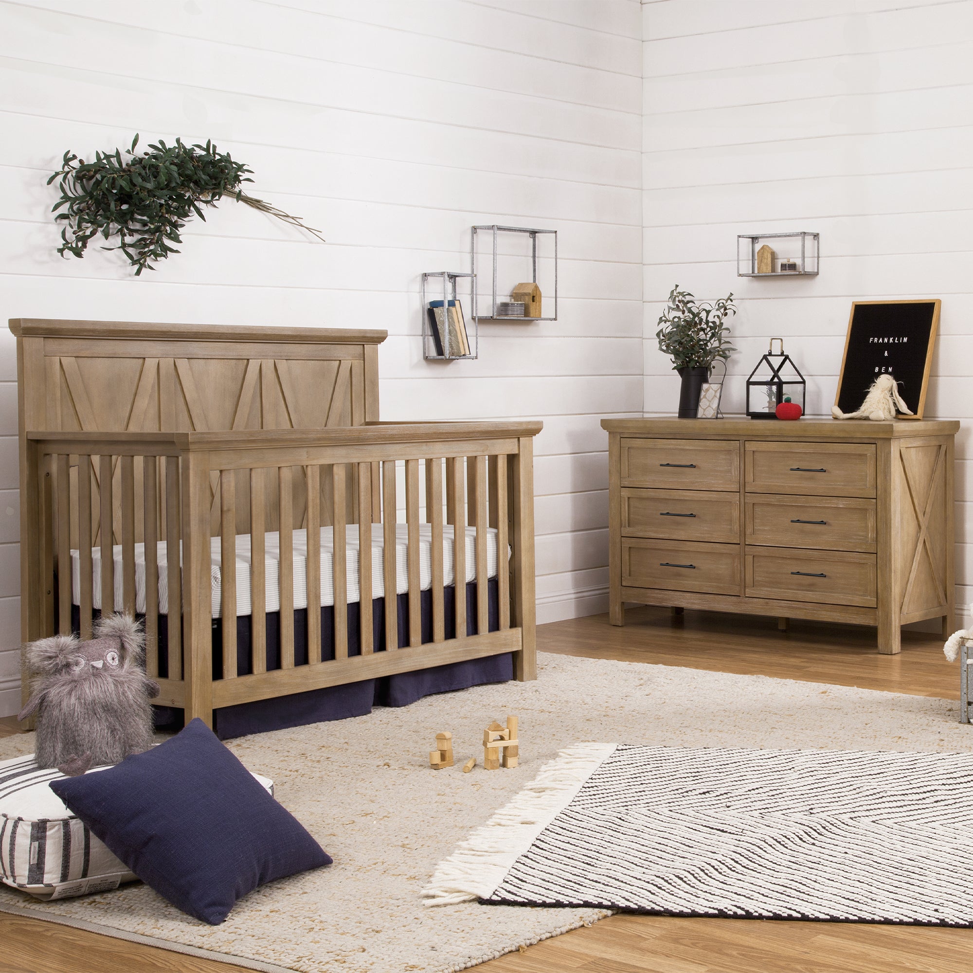 Lit bébé convertible 4 en 1 MONOGRAM par Emory Farmhouse