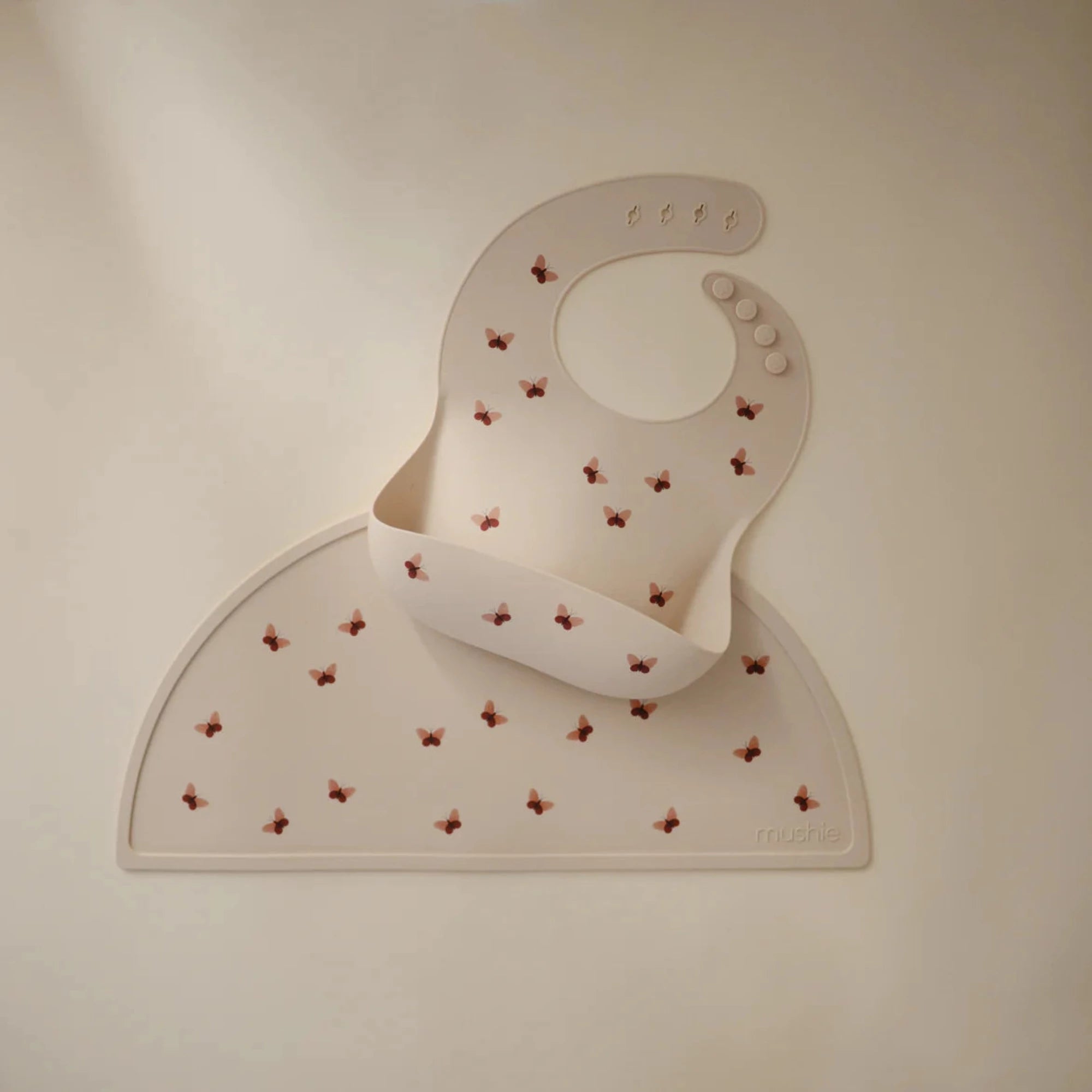 MUSHIE Silicone Baby Bib - Butterfly