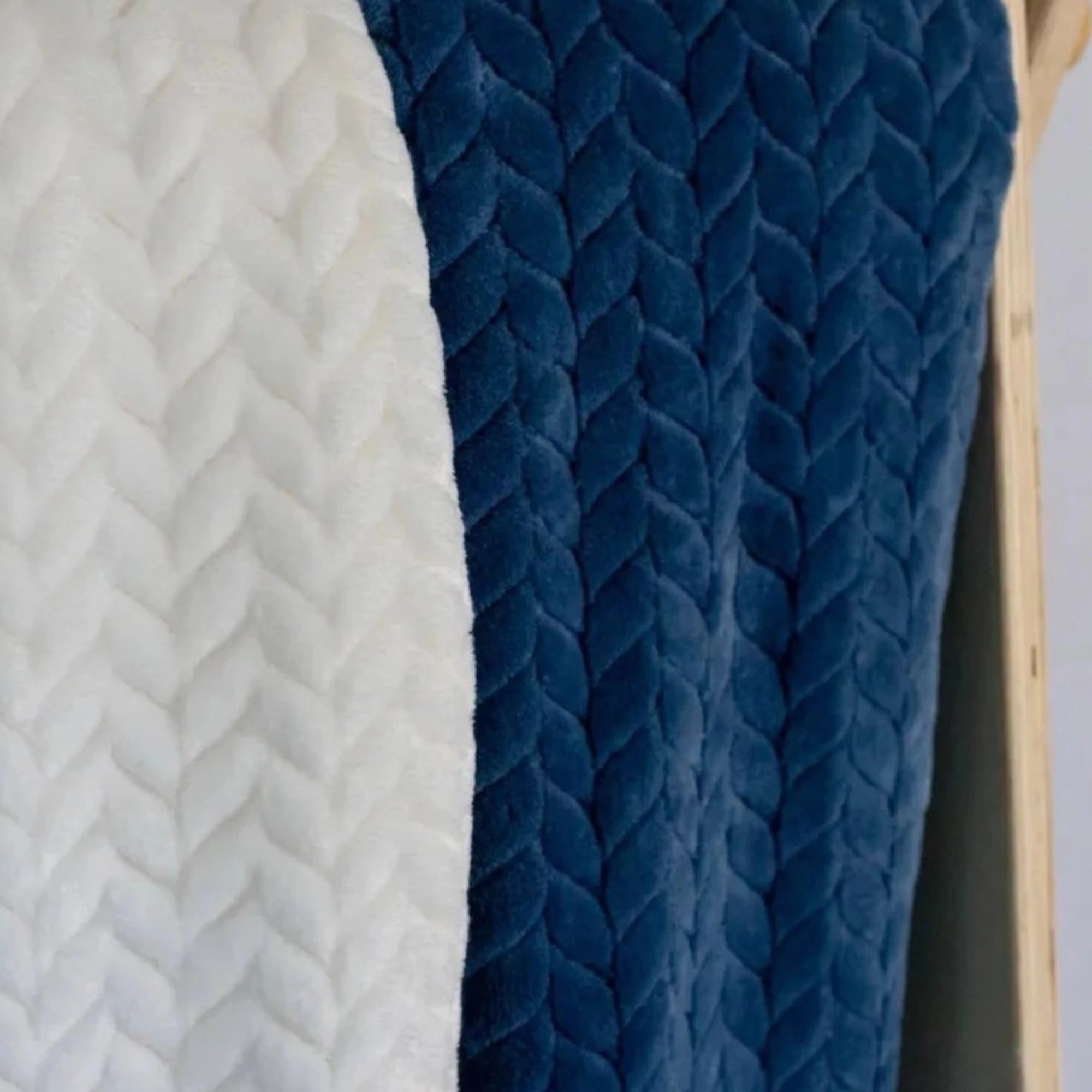 JUDDLIES-Jacquard-Flannel-Blanket-Navy