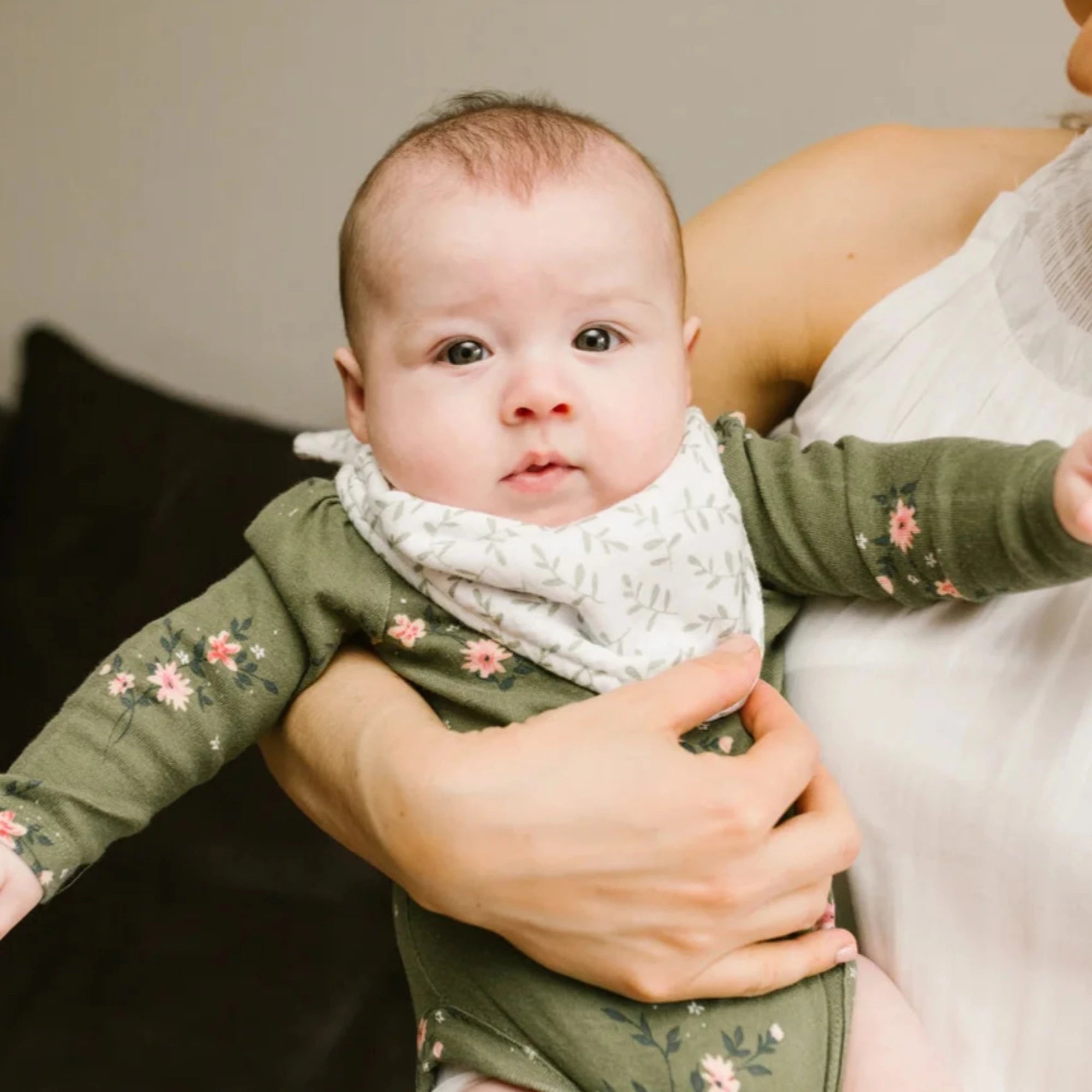LULUJO-Boho-2PK-Bandana-Bibs-Daisy-Greenery