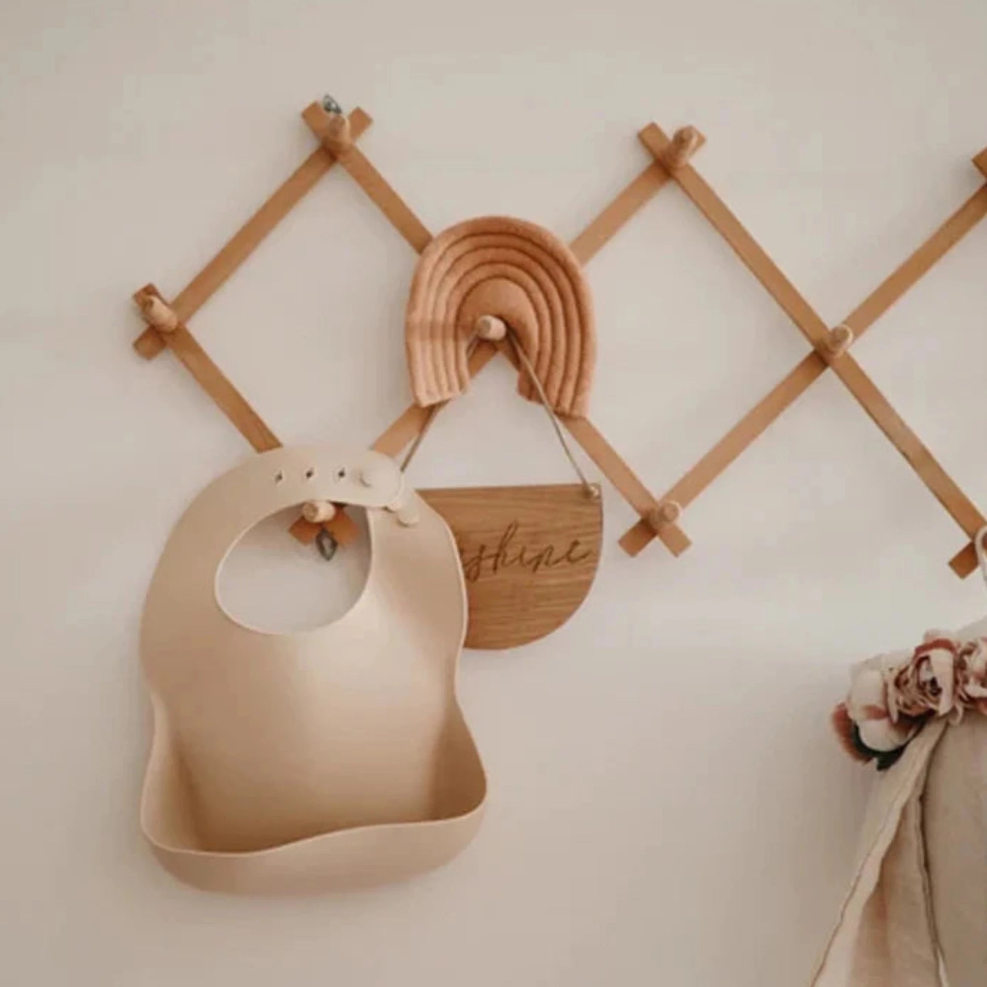 MUSHIE Silicone Baby Bib - Sand