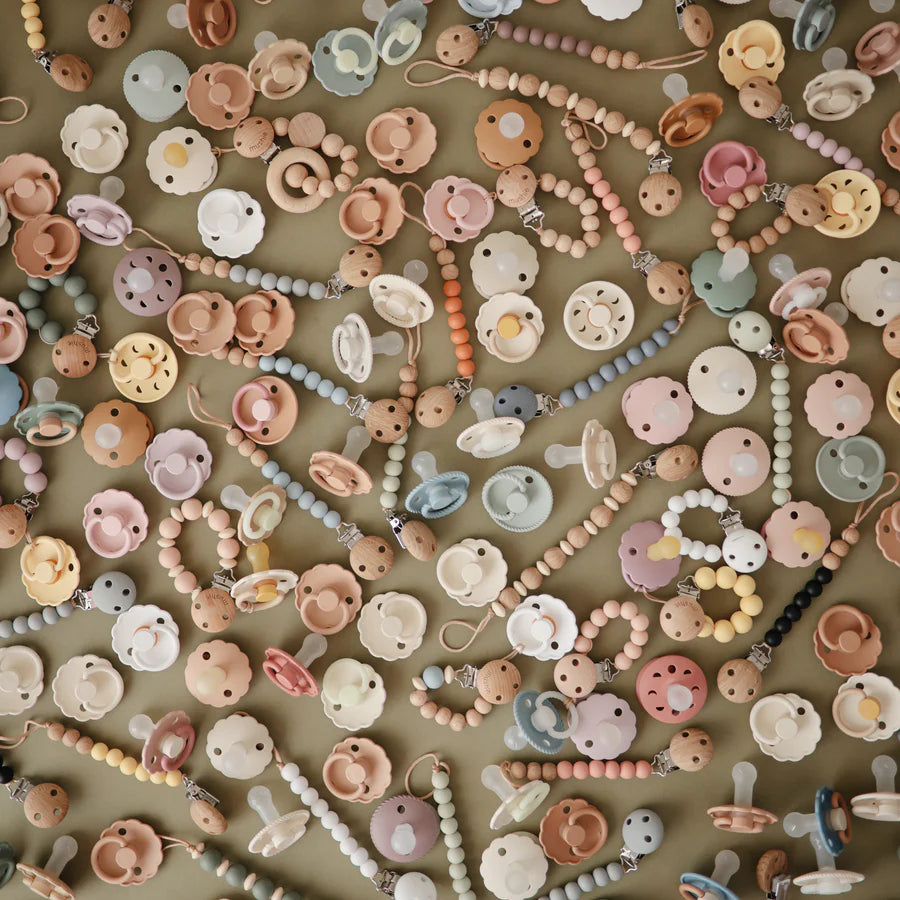 MUSHIE Silicone Pacifier Clip Eva